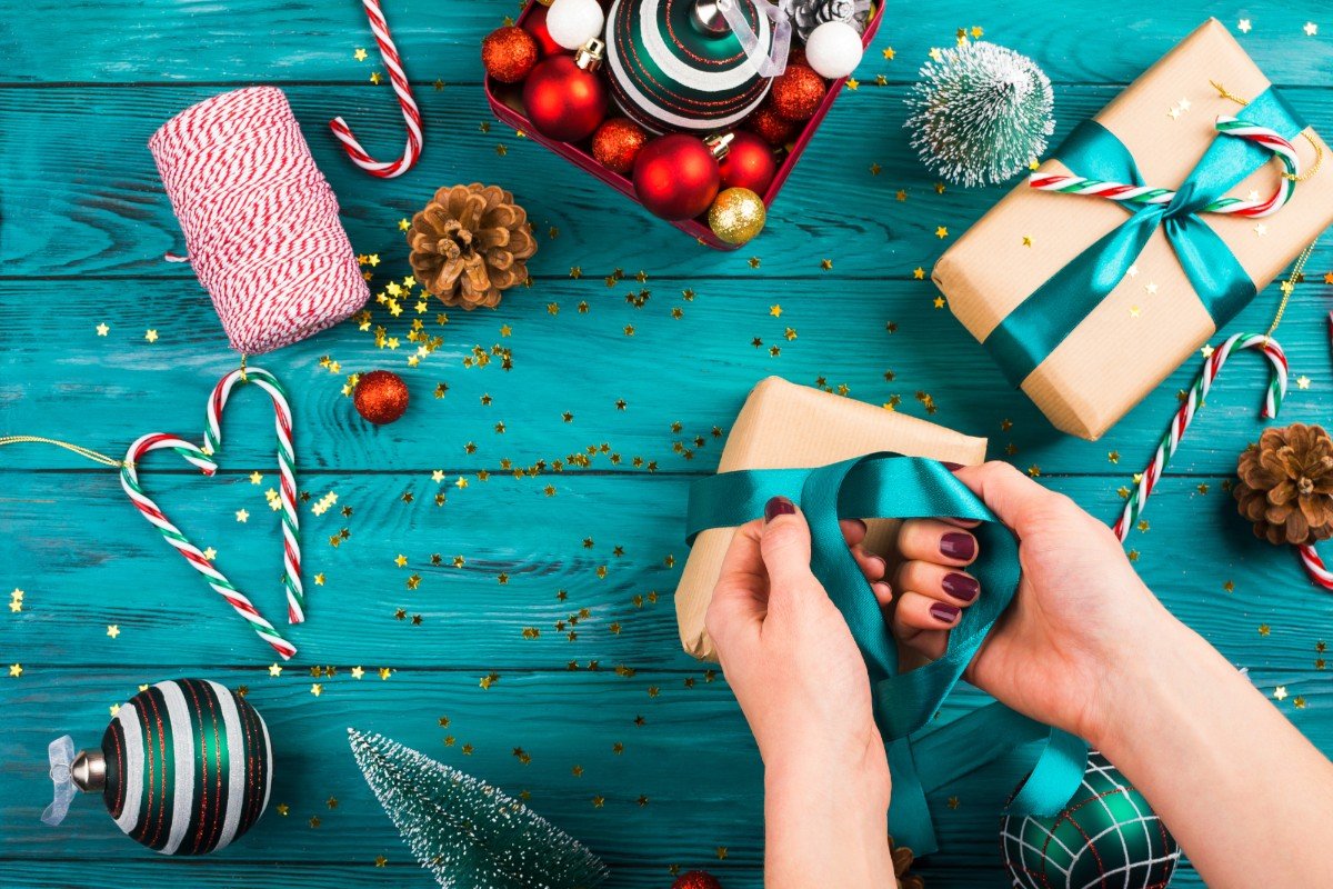 Customised Gifting: The Best Way to Engage Clients and Staff - PackQueen