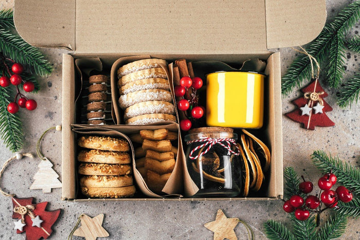 10 Creative Ways to Build Your Christmas Hamper - PackQueen