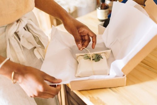 How Do You Wrap Jewellery for Gifts? - PackQueen
