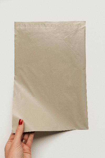 Custom Plastic Courier Mailers - 4 Sizes - 12 Colours (50% Recycled Materials) - PackQueen